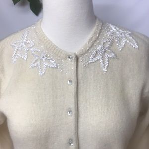 Vintage Cute sweater .